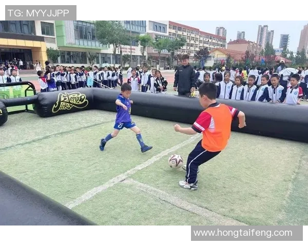 足球瞬间定格精彩时刻展现绿茵场上的激情与梦想